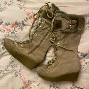 Taupe fur wedge winter boots